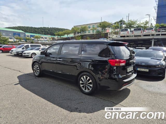 Kia Carnival III