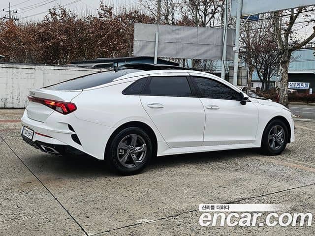 Kia K5 III