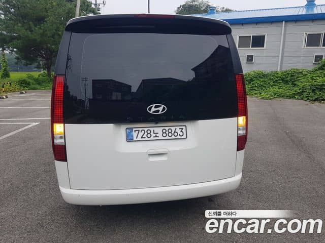 Hyundai Staria