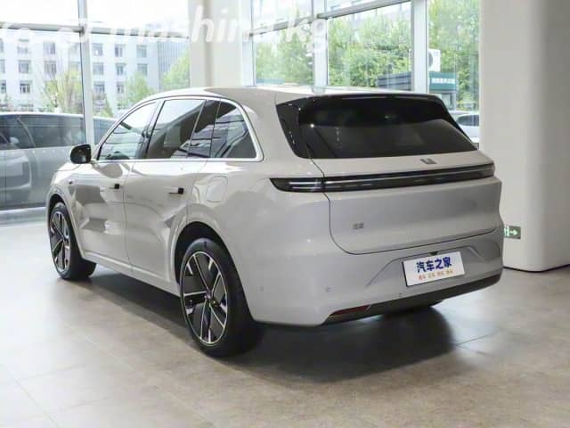 LiXiang L6 1.5hyb AT 4WD