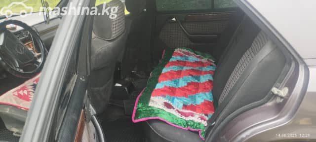 Mercedes-Benz E-Класс I (W124) 220 2.2 AT