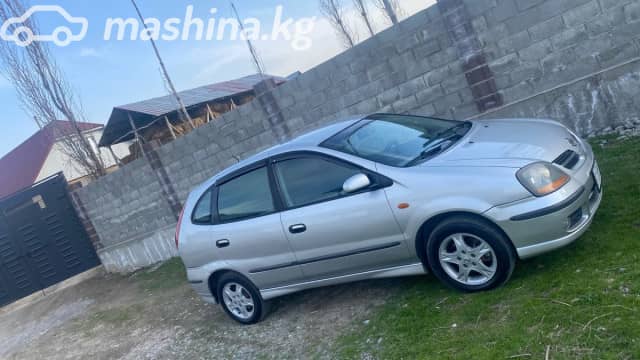 Nissan Almera Tino 1.8 MT