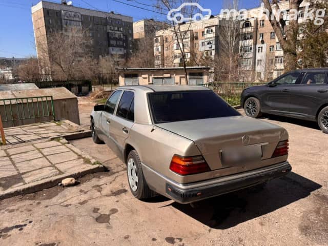 Mercedes-Benz E-Класс I (W124) 220 2.2 MT