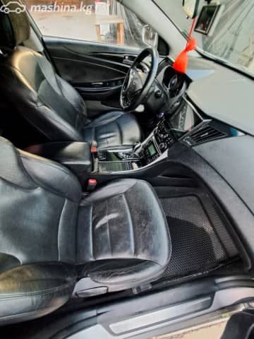 Hyundai Sonata VI (YF) 2.0 AT Газ