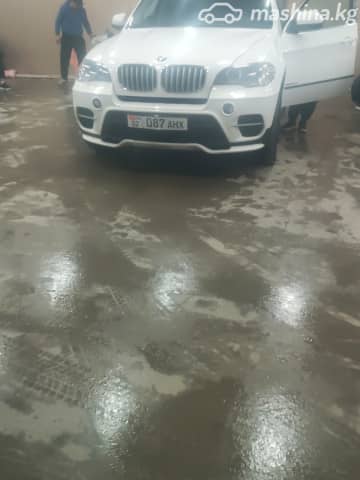 BMW X5 II (E70) Рестайлинг 50i 4.4 AT 4WD