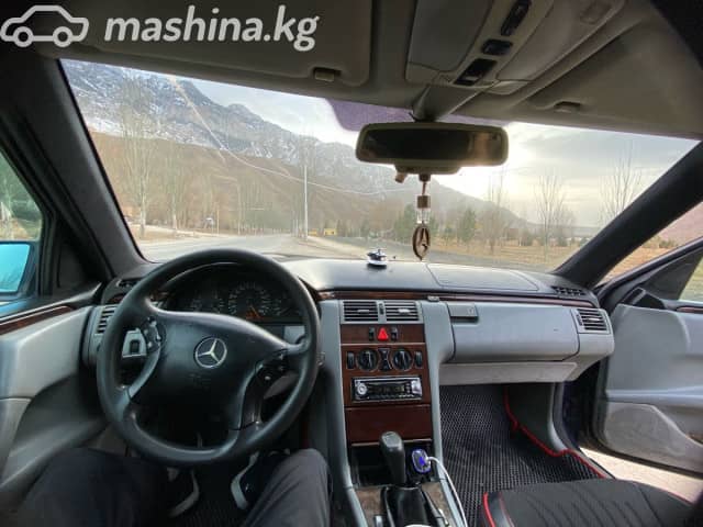 Mercedes-Benz E-Класс II (W210, S210) 280 2.8 MT