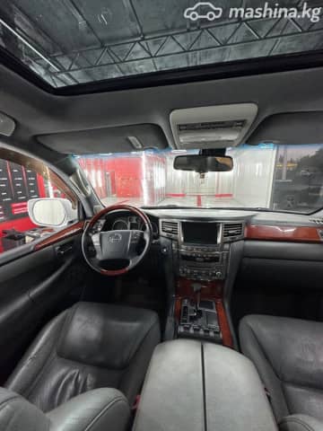 Lexus LX III 570 5.7 AT 4WD