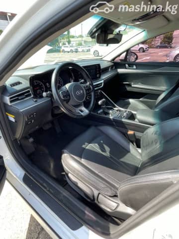 Kia K5 III 2.0 AT