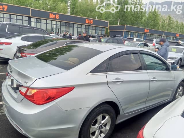 Hyundai Sonata VI (YF) 2.0 AT Газ