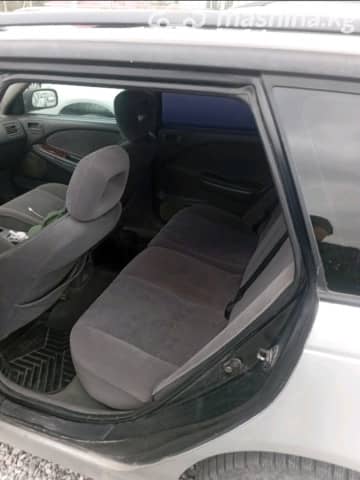 Toyota Avensis I 1.8 MT