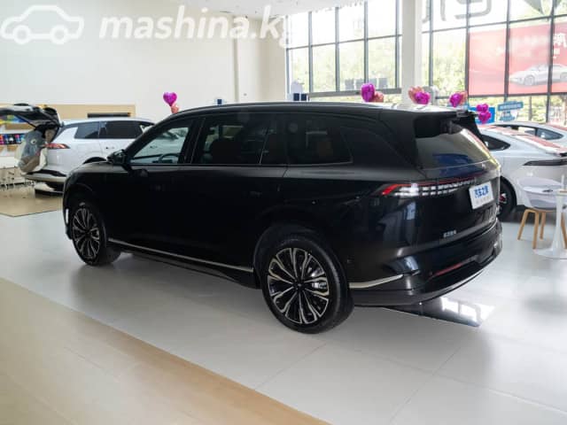 Dongfeng eπ 008 82.28 kWh 1.5hyb AT 4WD