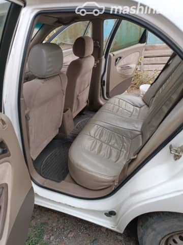 Daewoo Nubira II 1.5 MT