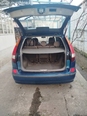 Nissan Almera Tino 1.8 MT