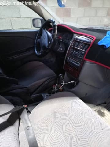 Toyota Avensis I 1.8 MT