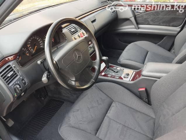 Mercedes-Benz E-Класс II (W210, S210) 280 2.8 AT 4WD