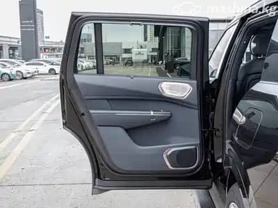 Lynk & Co 900 2.0hyb AT 4WD