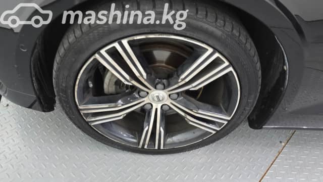 Volvo S60 II Рестайлинг 2.0 AT