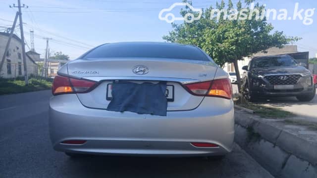 Hyundai Sonata VI (YF) 2.0 AT Газ