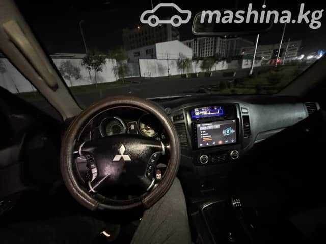 Mitsubishi Pajero IV 3.2d MT 4WD
