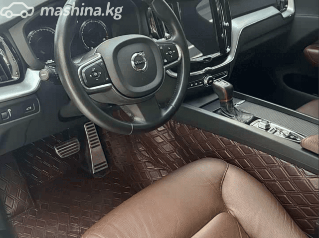 Volvo XC60 II 2.0 AT 4WD