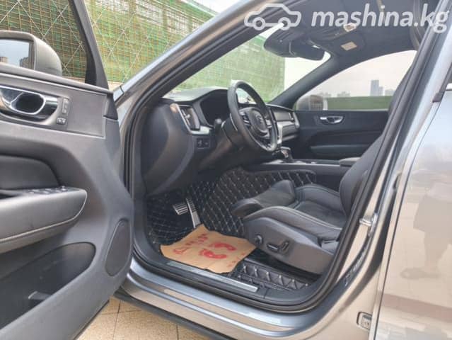 Volvo XC60 II 2.0 AT