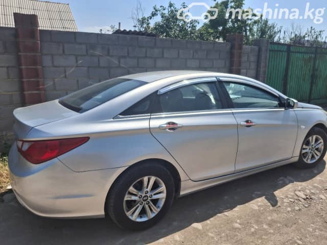 Hyundai Sonata V (NF) 2.0 AT Газ