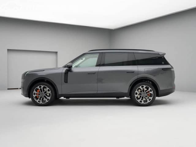 Lynk & Co 900 2.0hyb AT 4WD