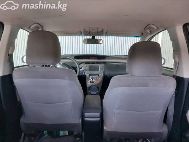 Toyota Prius III Рестайлинг (XW30) Plug-in Hybrid 1.8hyb AT