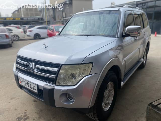 Mitsubishi Pajero IV 3.0 AT 4WD