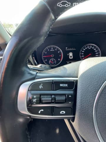 Kia K5 III 2.0 AT