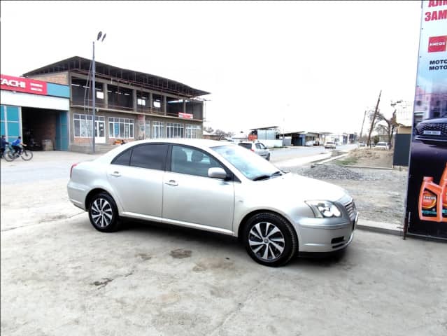Toyota Avensis II 1.8 MT