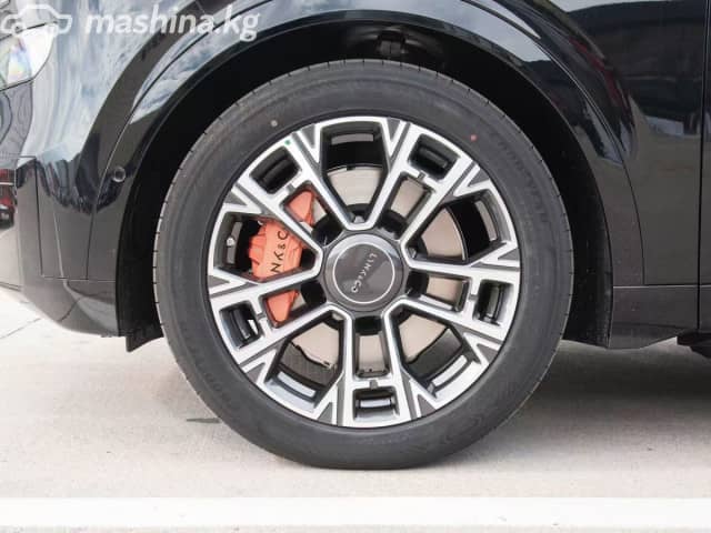 Lynk & Co 900 2.0hyb AT 4WD