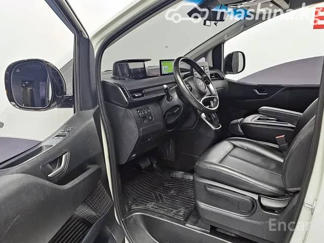 Hyundai Staria 2.2d AT