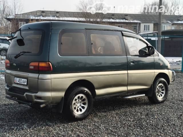 Mitsubishi Delica IV 3.0 AT 4WD