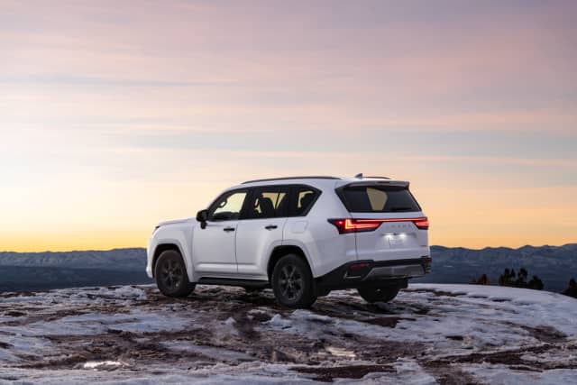 Lexus LX IV 600 3.5 AT 4WD
