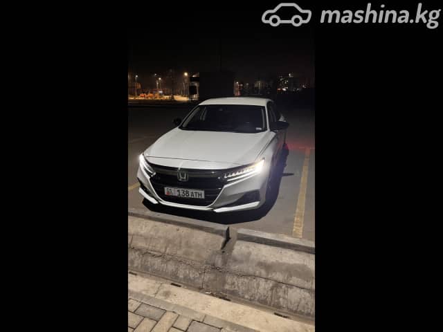 Honda Accord X Рестайлинг 2.0 AT