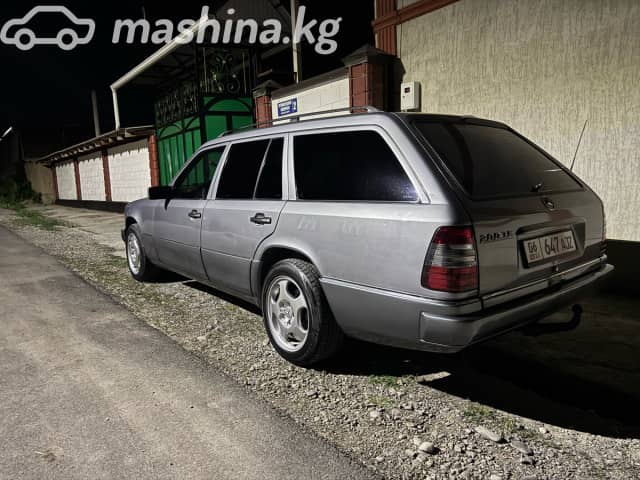 Mercedes-Benz E-Класс I (W124) 220 2.2 MT