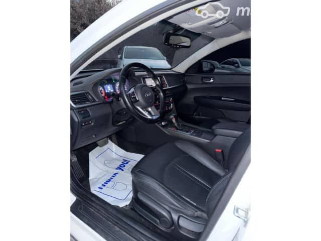 Kia K5 III LPi 2.0 AT
