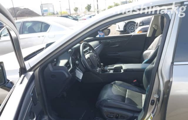 Lexus ES VII Рестайлинг 300h 2.5hyb CVT