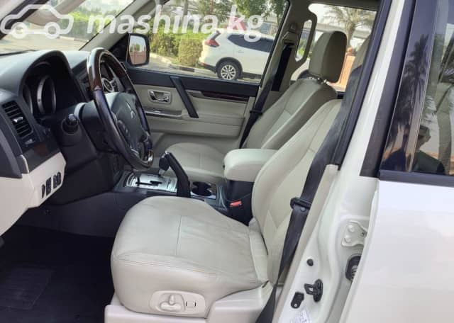 Mitsubishi Pajero IV Рестайлинг 2 3.8 AT 4WD