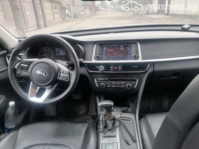 Kia K5 II 2.0 AT
