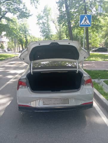 Hyundai Avante VII 1.6hyb AMT