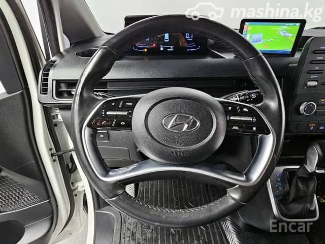 Hyundai Staria 2.2d AT