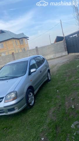 Nissan Almera Tino 1.8 MT