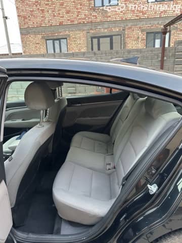 Hyundai Elantra VI (AD) 2.0 AT