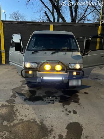Mitsubishi Delica IV 2.5d AT 4WD
