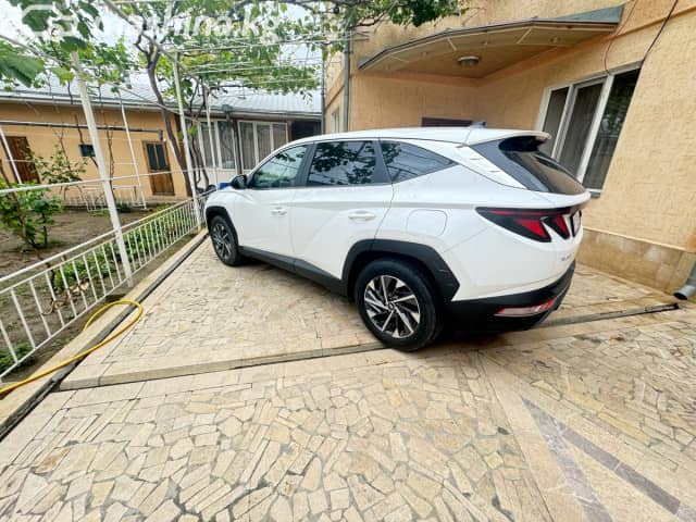 Hyundai Tucson IV SWB 1.6 AMT