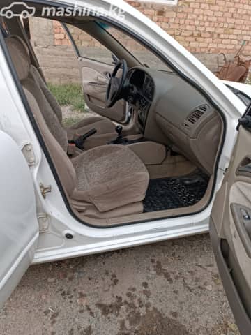 Daewoo Nubira II 1.5 MT