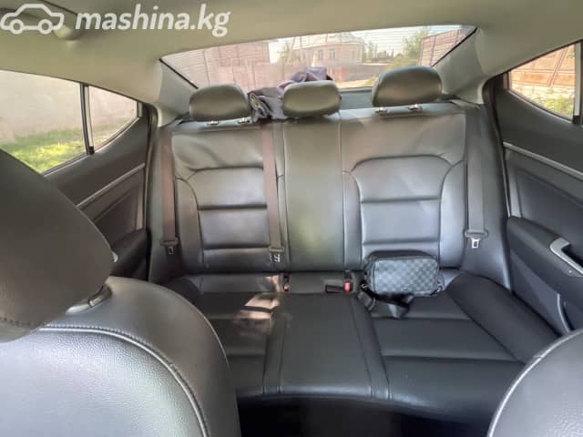 Hyundai Avante VI 1.6 AT