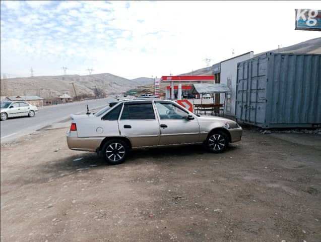 Daewoo Nexia I Рестайлинг 1.5 MT